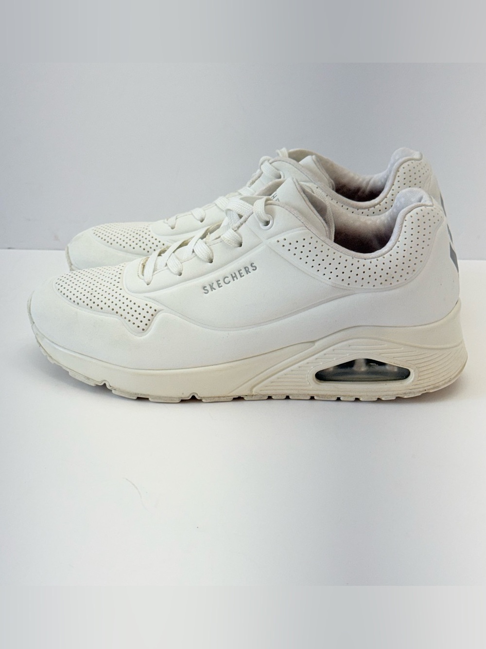 Skechers Uno Stand On Air White Sneakers Air Cooled Memory Foam 73690 Womens 8.5